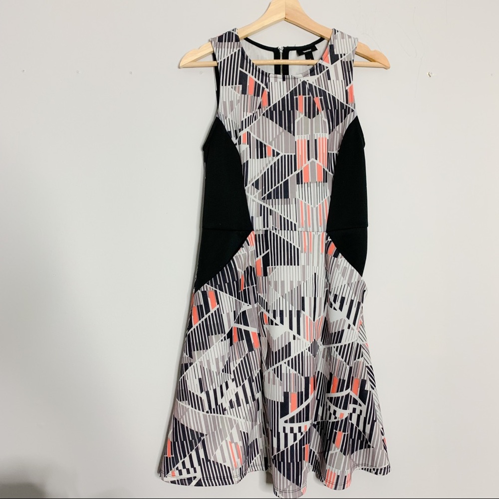 SALE‼️ | patterned skater dress | - Picture 2 of 8